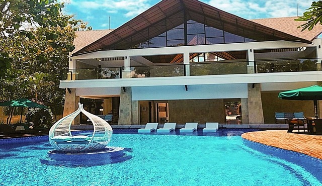 Villa 1 BR Central Seminyak mins to Beach