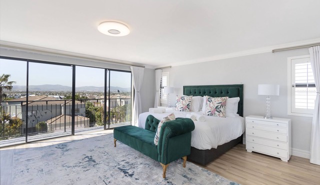 Villa Balmoral 14 - Six Bedroom House, Sleeps 12