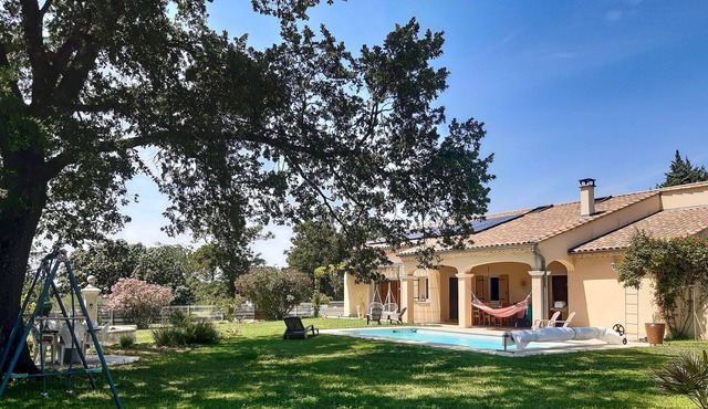 Villa des Massanes, private pool in Provence in Mondragon