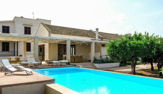 Villa Garofano - Coastal villa with pool