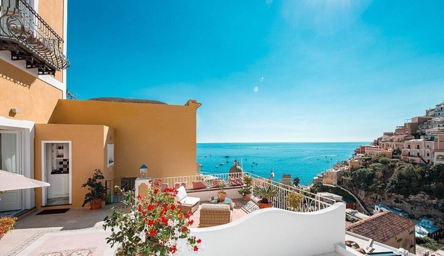 Villa Idra: A charming and bright two-story villa in the heart of Positano, with Free WI-FI. in Positano