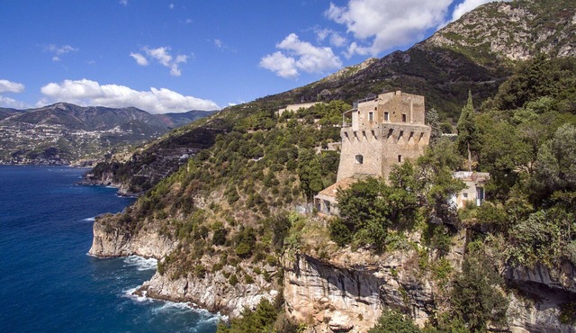 Villa in Maiori with 6 bedrooms sleeps 12