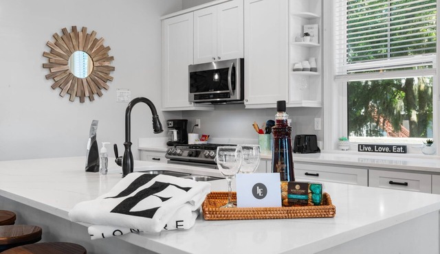 Villa Mojito Lakefront Home and APTs Sleeps 24 in St. Augustine