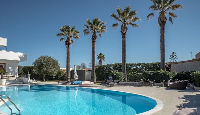 Villa Ognina Dependance I with pool by Wonderful Italy in Syracuse