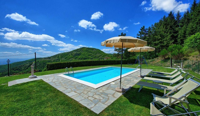 Villa Portole Due - Holiday Country Villa with swimming pool in Cortona, Tuscany