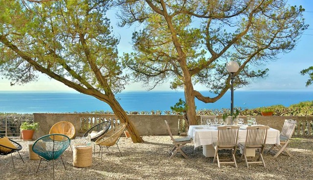 Villa Sorriso mit Pool direkt am Meer in Castiglioncello