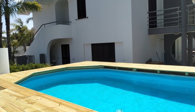 VILLA TWO STEPS FROM THE LACE