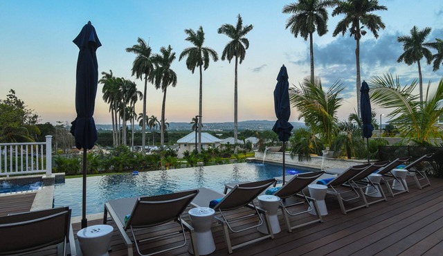 Villa w/pool, jacuzzi, gated community