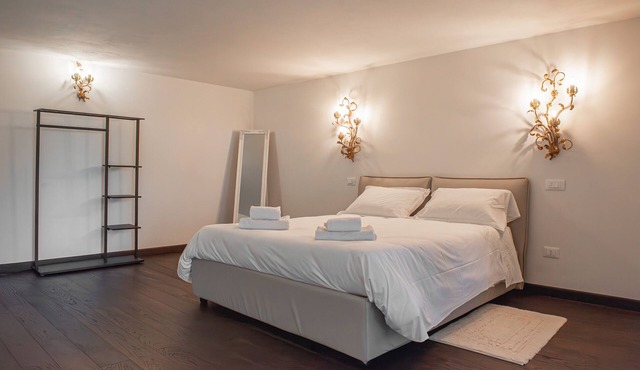 Villa 'Wellness Spa' with Lake View, Private Garden and Wi-Fi