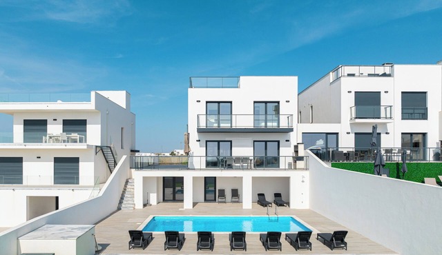 Villa Zen with sea view