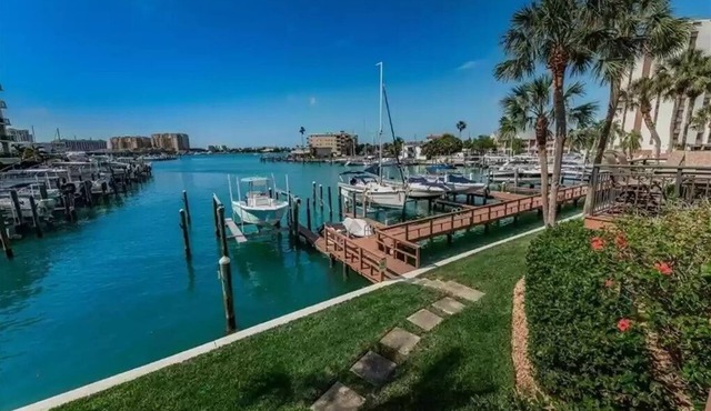 Waterfront 3-bedroom townhome on Island Estates, Clearwater Beach