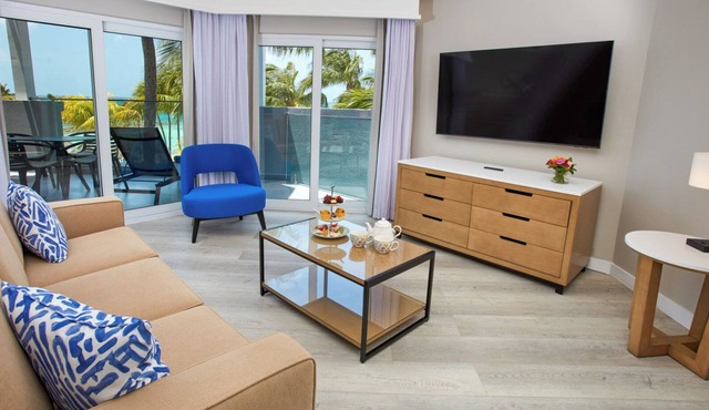 Where Memorable Trips Begin and End Well! Outdoor Pools, Free Parking Onsite!