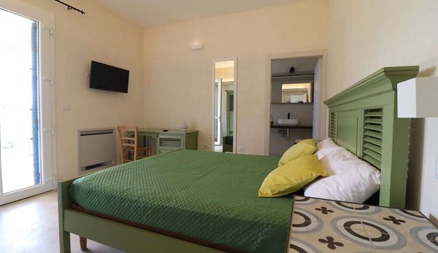Wonderful private villa for 8 people with WIFI, A/C, TV, terrace and panoramic view in Otranto