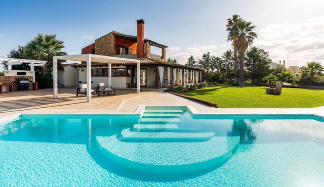 Wonderful private villa for 9 people with private pool, A/C, WIFI, TV, terrace and panoramic view