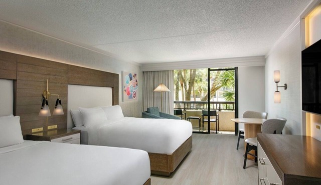 Your Gateway to Hilton Head's Charms! Pet-friendly Unit with Balcony! Pools!