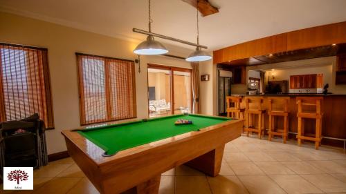 Zebula Golf and Wildlife Estate - Owl's Haven Pax 10 - Moi Signature Luxury villa in Mabula