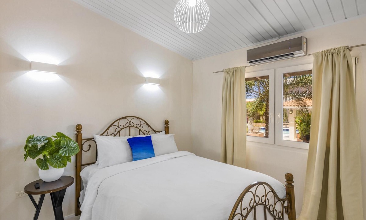 Arashi Villa | Deluxe Mansion Steps to Beach Pool Sea Views