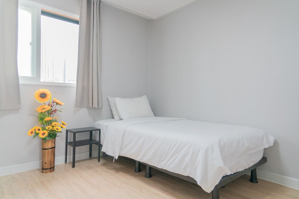 Photo of Bedroom in Hoehyeon-dong