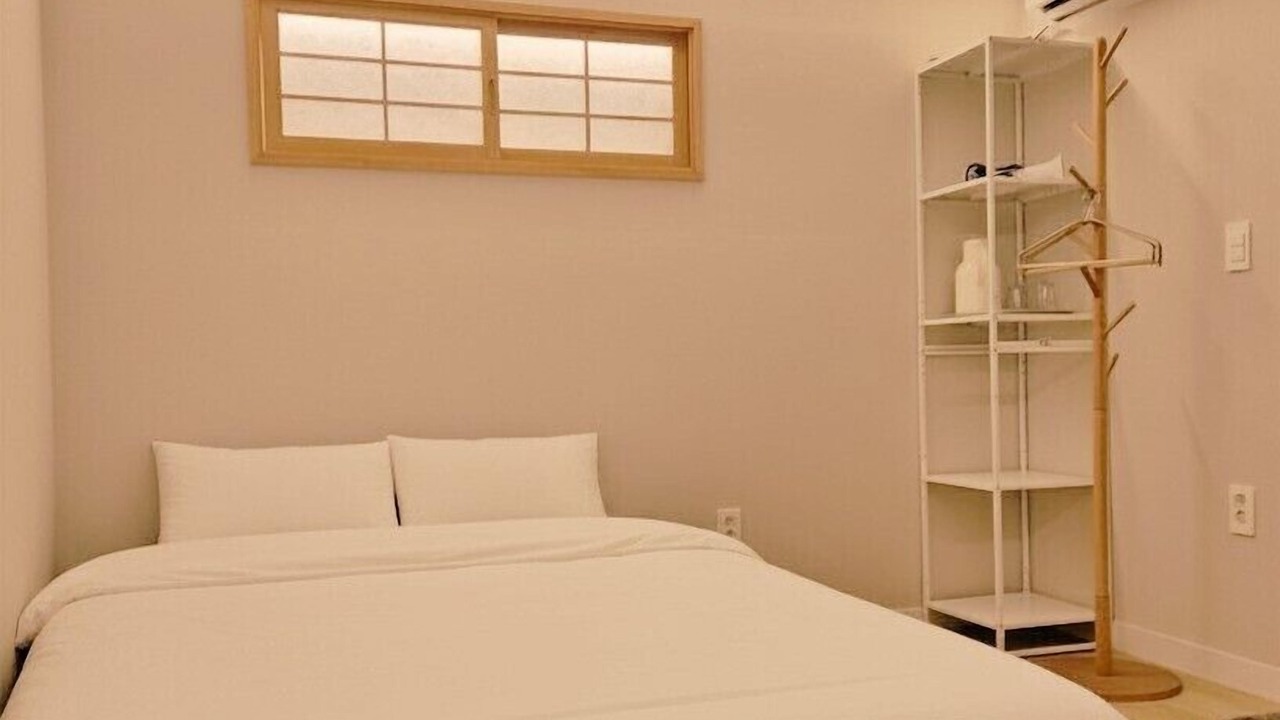 Photo of Bedroom in Hoehyeon-dong