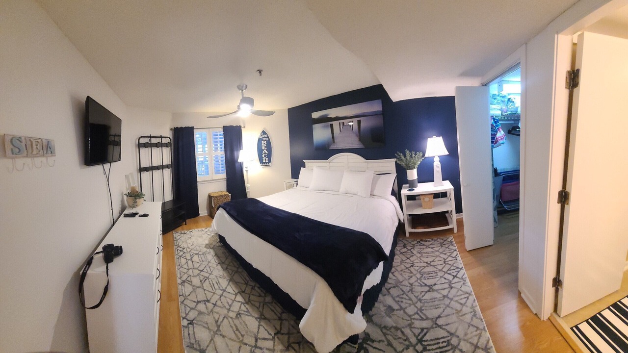 Photo of Bedroom in Arcadian Shores