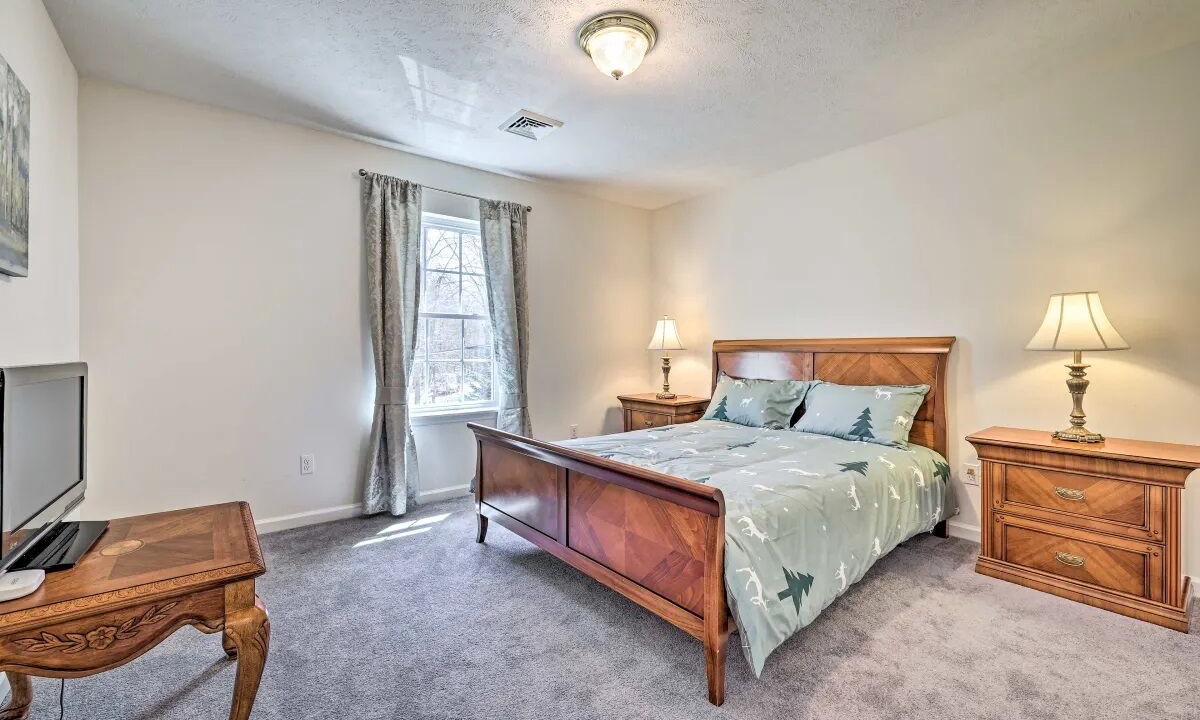 Photo of Bedroom in Pocono Lake