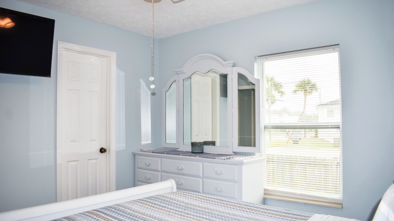 Photo of Bedroom in Laguna Beach Estates