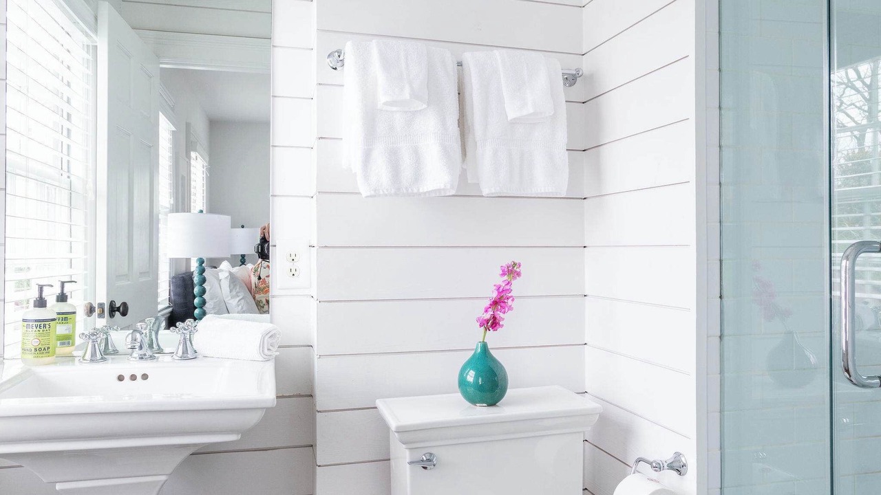 Photo of Bathroom in Cannonborough Elliotborough