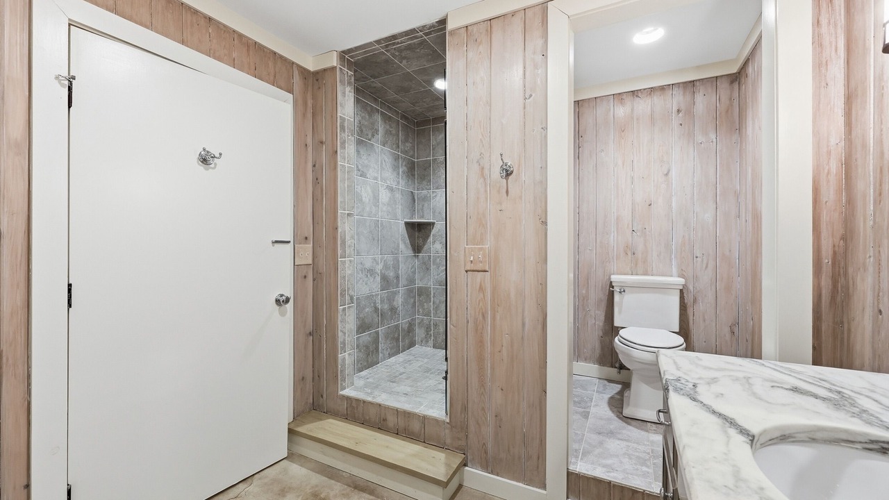 Photo of Bathroom in Debordieu Colony
