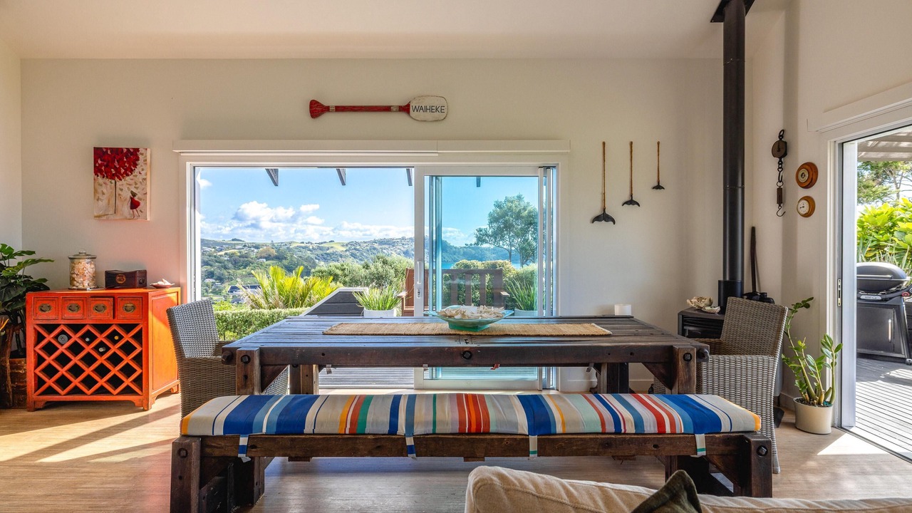 Photo of Livingroom in Onetangi