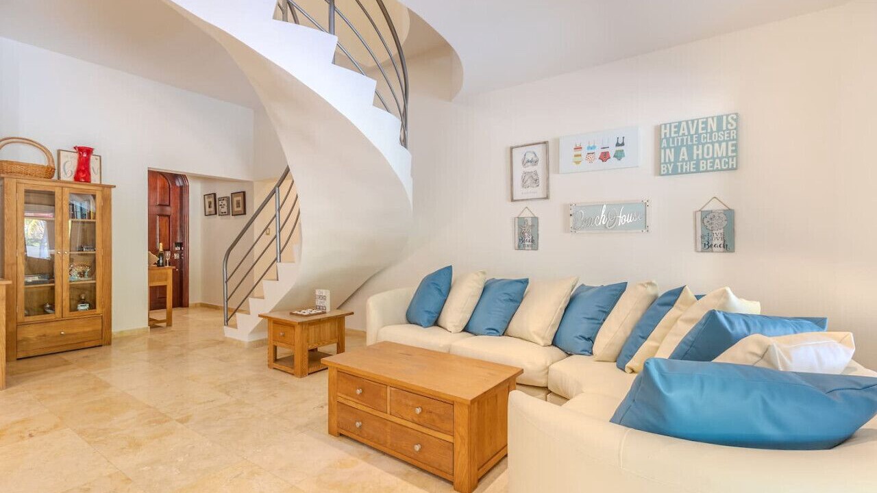 Photo of Livingroom in Opal