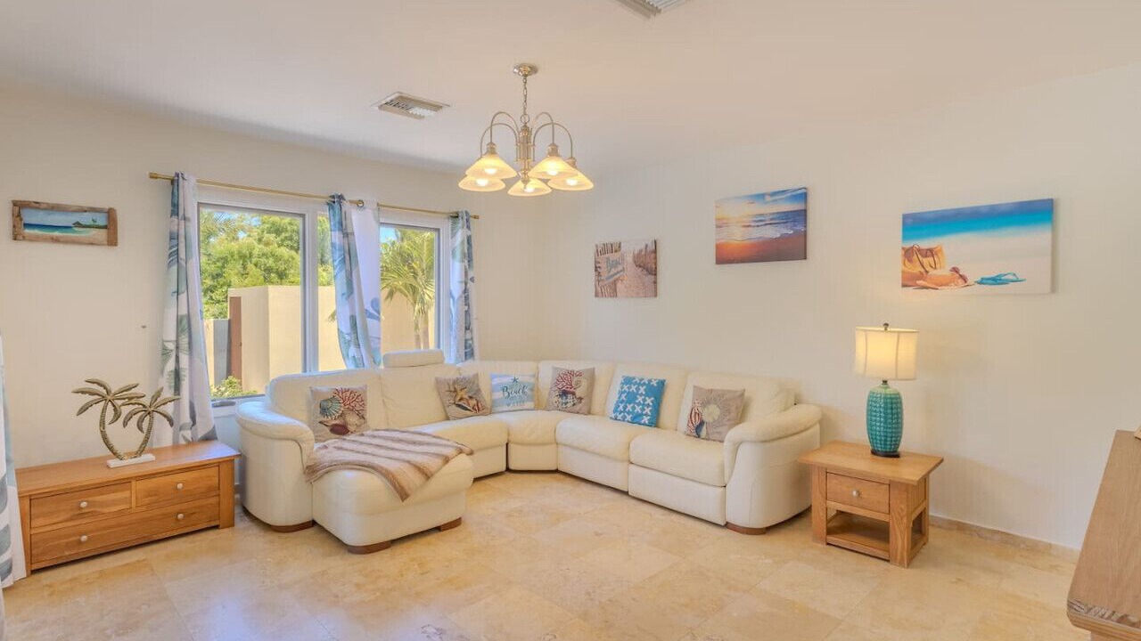 Photo of Livingroom in Opal