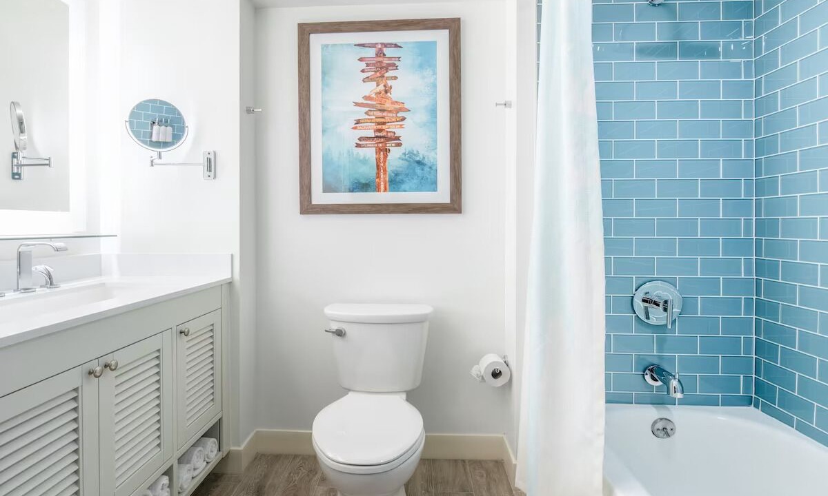 Photo of Bathroom in Lakeside Park