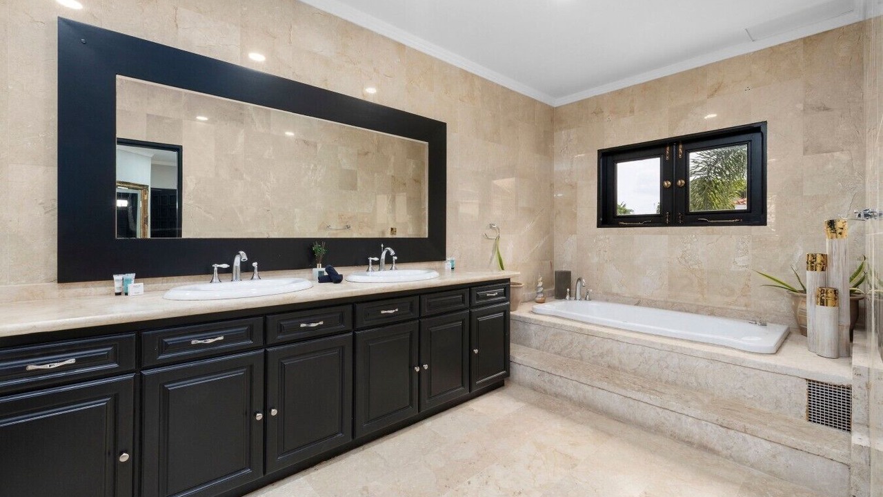 Photo of Bathroom in Oranjestad-West