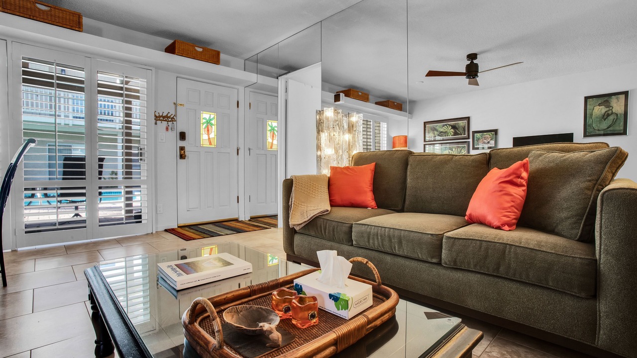 Photo of Livingroom in Historic Tennis Club