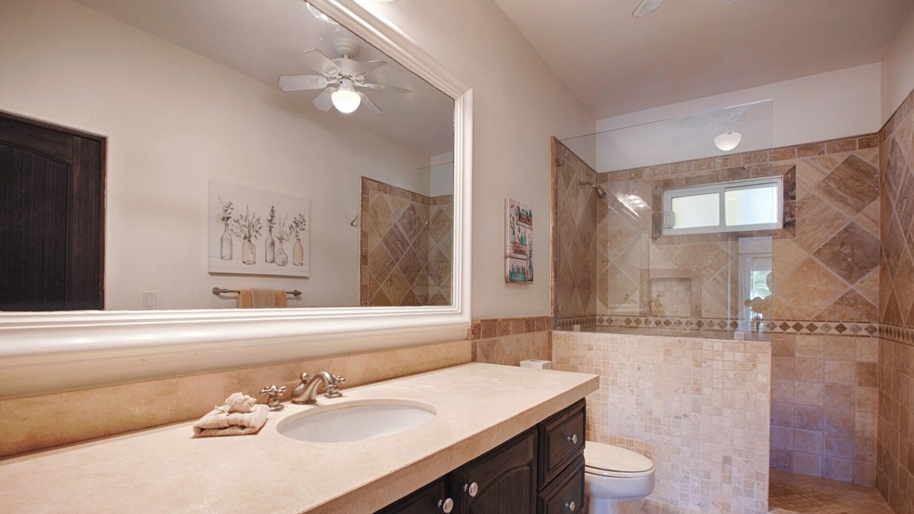 Photo of Bathroom in Zona Hotelera