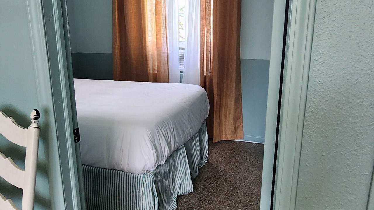 Photo of Bedroom in Biltmore Beach