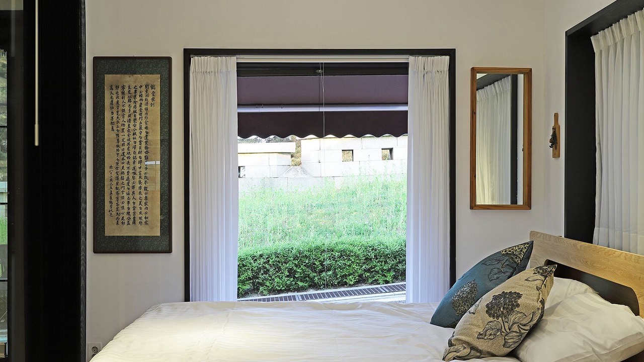 Photo of Bedroom in Gwanghui-dong