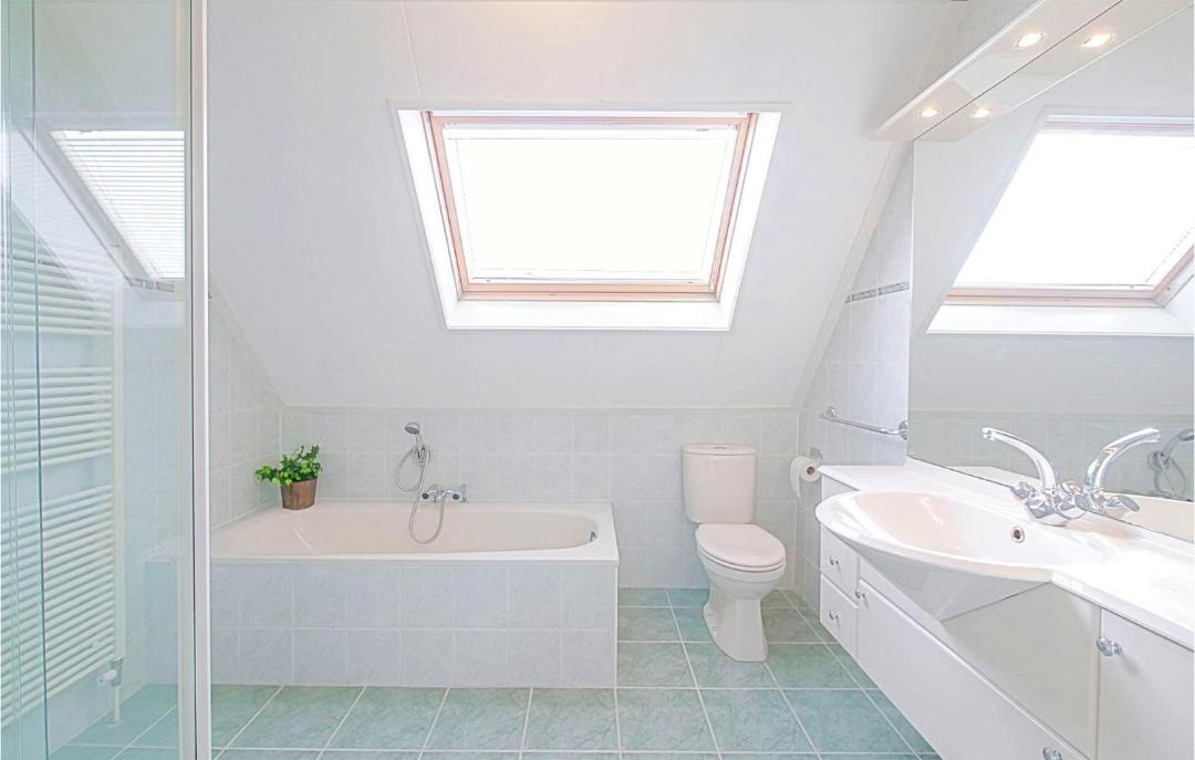 Photo of Bathroom in Julianadorp