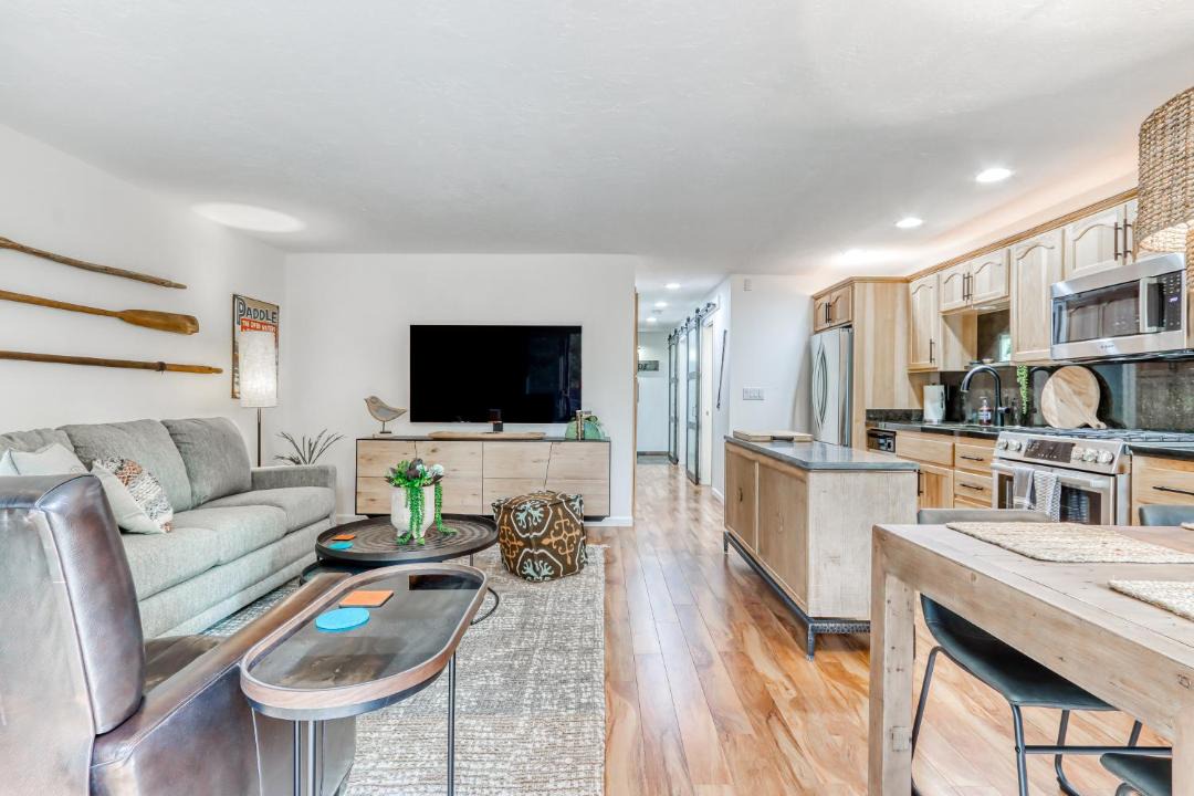 Photo of Livingroom in Sunriver