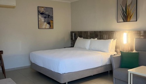 Deluxe Room, 1 King Bed, Non Smoking (with Sofabed)