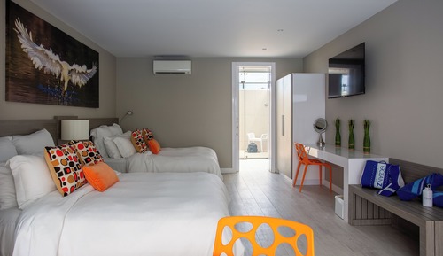 Double Pool View Suite (Two Queen Beds)