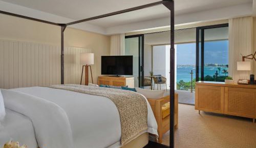 Superior King Room with Balcony and Pool View