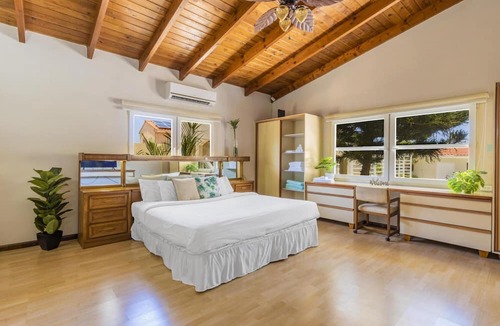 Arashi Villa | Deluxe Mansion Steps to Beach Pool Sea Views
