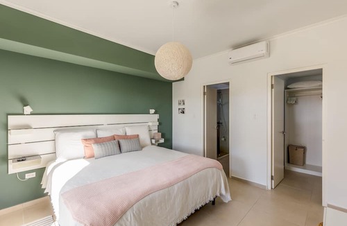 Gold Coast Condo | Create your own unforgettable happy memories in our Happy island paradise.