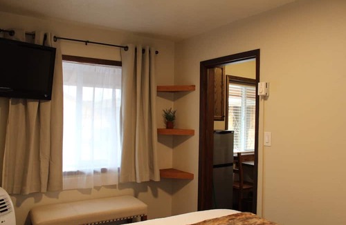 West Yellowstone Hotel | The Evergreen