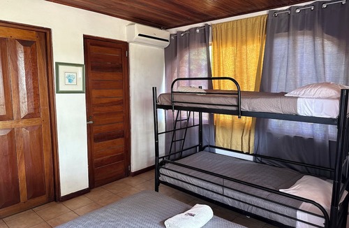 Cabo Velas Villa | Maravilloso Refugio en la Montaña Frente a Playa Real