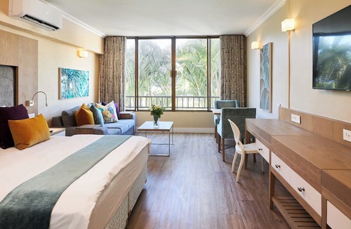 Umhlanga Hotel | First Group Breakers Resort