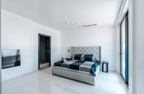 Noord Apartment | Gray Door Apartments - Adults Only