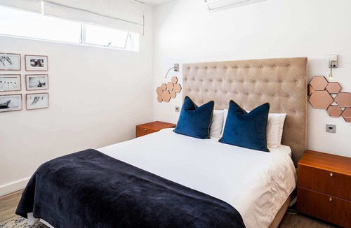 Camps Bay Apartment | Beautiful Holiday Apartment with Beach View Modoco
