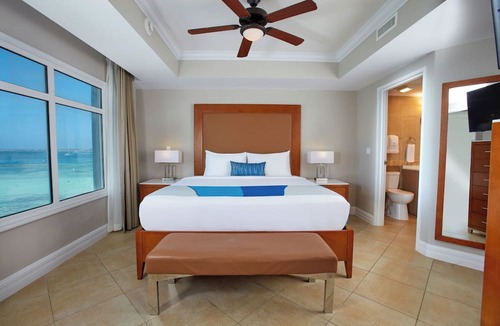 Palm Beach Hotel | This Place Has Everything for a Great Trip! Outdoor Pools, Free Parking!